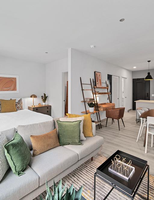 Chiacgo luxury apartments - Triangle Square studio home